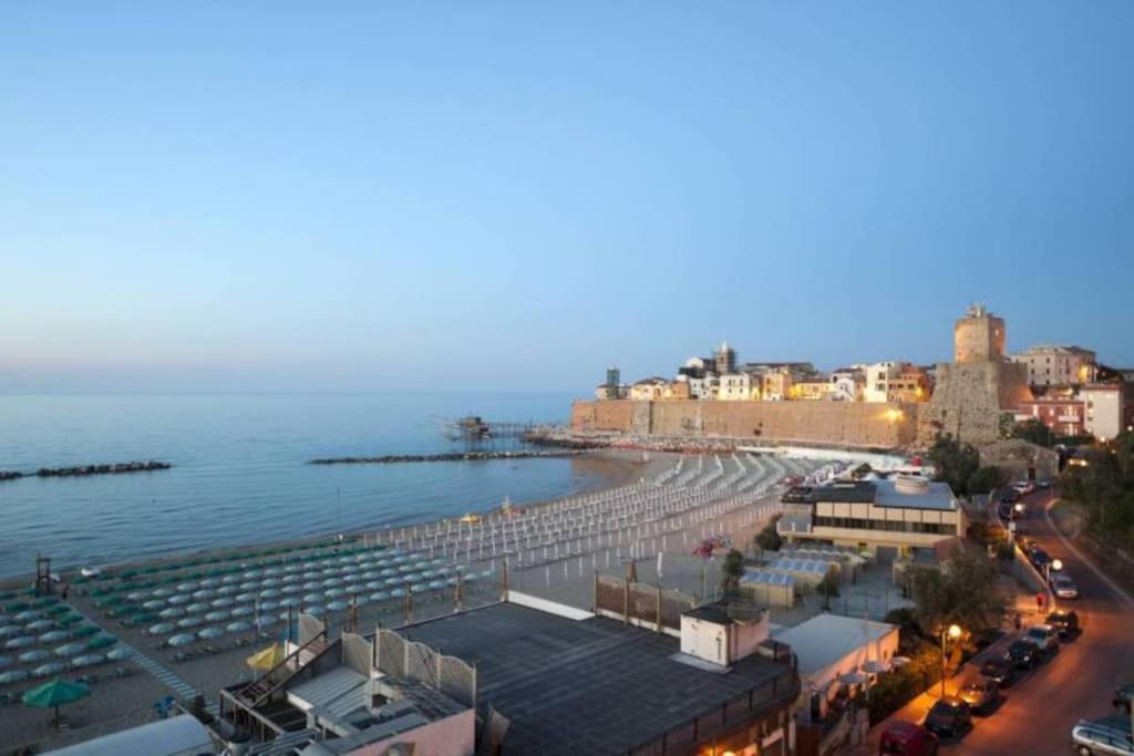 Torre Del Meridiano Casa Vacanze Centrale Термоли Экстерьер фото